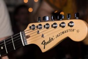 How To Play The Guitar